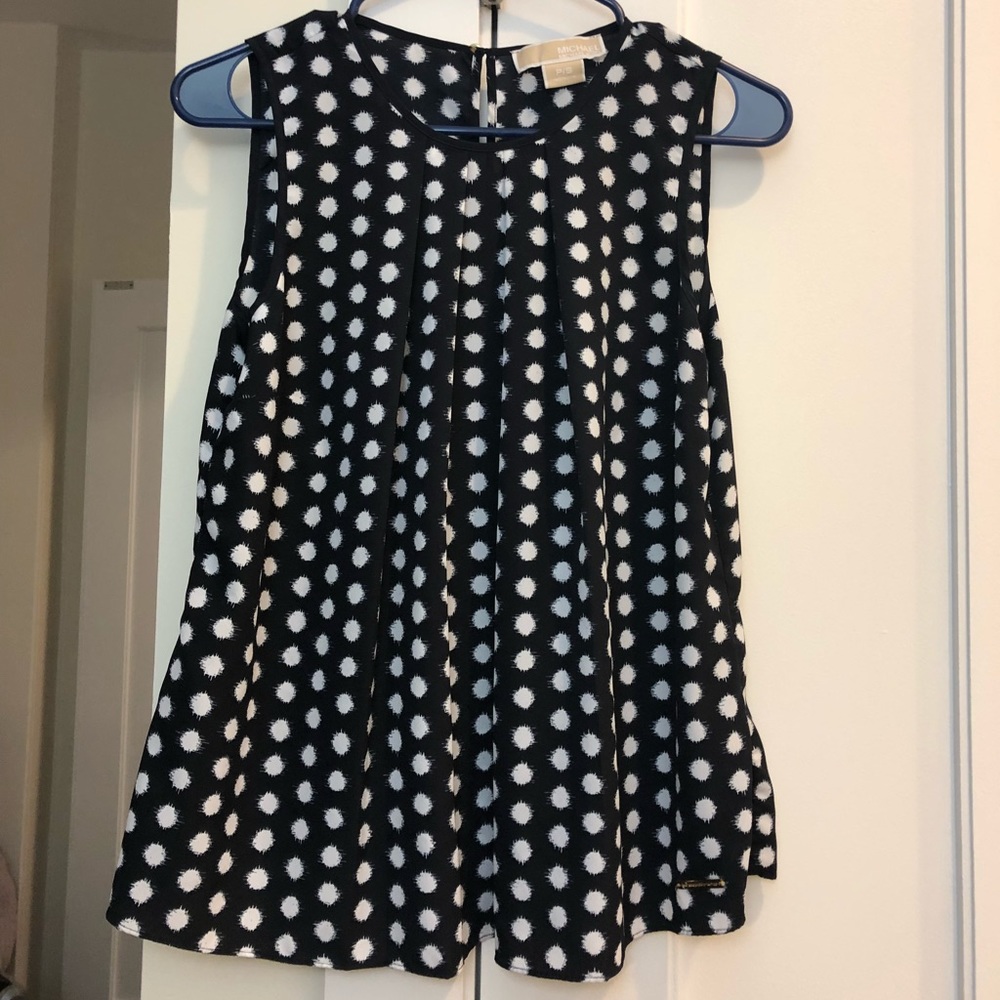 🤙🤙🤙Michael Kors Black dotted tank!